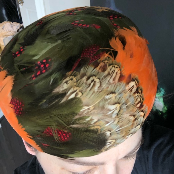 Vintage Accessories - Fabulous Vintage Feather Hat MINT